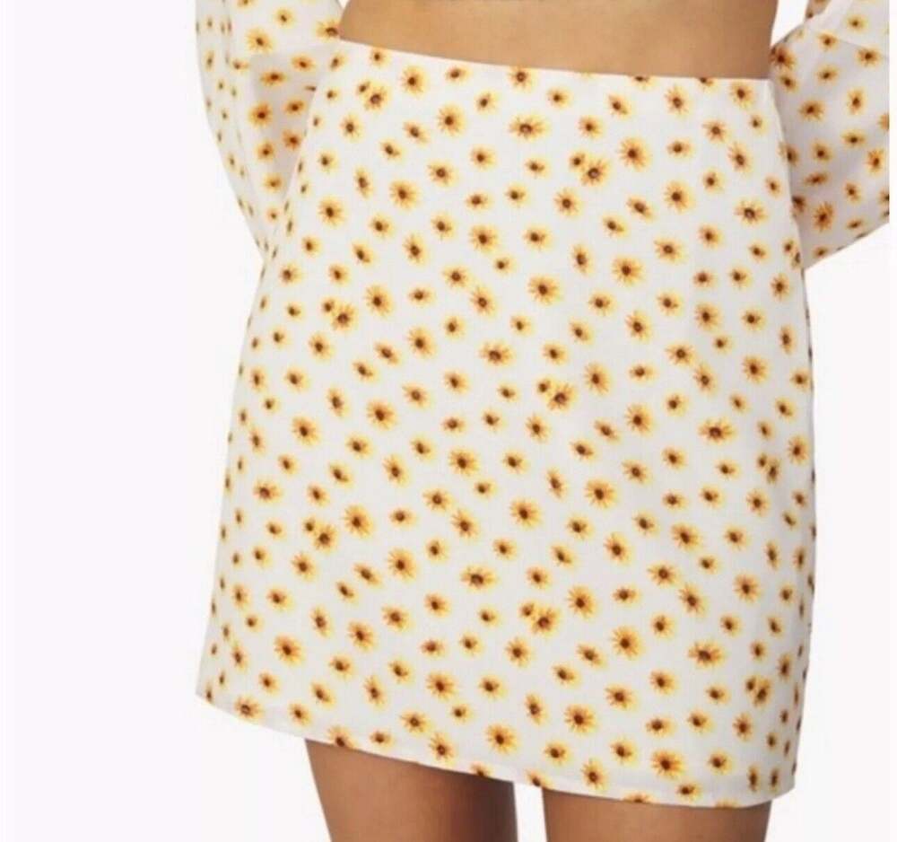 We Wore What New White and Yellow Ditsy Daisy Mini Slip Skirt Zip Medium NEW $69